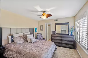 213 Cimarron Trail, Irving, TX 75063 - Photo 14