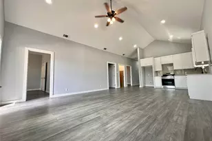 1007 E Broadway St, Gainesville, TX 76240 - Photo 4