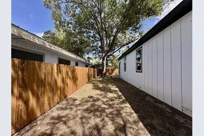 1007 E Broadway Street, Gainesville, TX 76240 - Photo 36