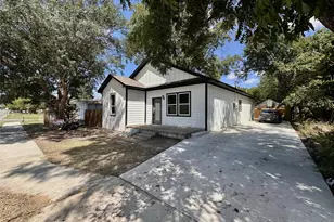 1007 E Broadway St, Gainesville, TX 76240 - Photo 2