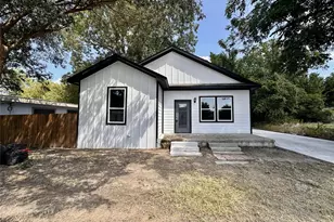 1007 E Broadway St, Gainesville, TX 76240 - Photo 1