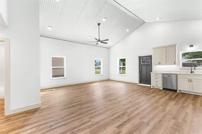 1107 E Navarro Avenue, Mart, TX 76664 - Photo 10