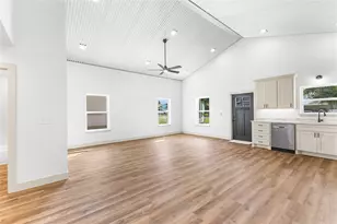 1107 E Navarro Ave, Mart, TX 76664 - Photo 10