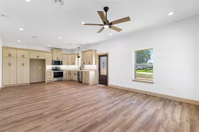 1105 E Navarro Avenue, Mart, TX 76664 - Photo 8