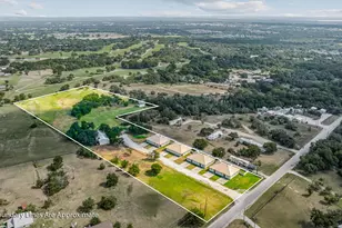 255 Baughman Hill Rd, Azle, TX 76020 - Photo 2