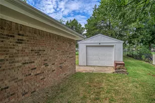 300 Navajo Trail, Gainesville, TX 76240 - Photo 36