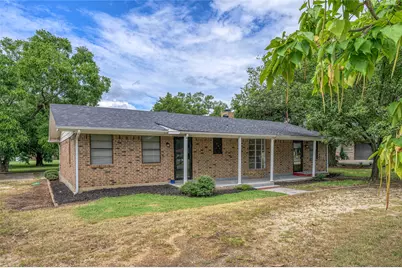 300 Navajo Trail, Gainesville, TX 76240 - Photo 4