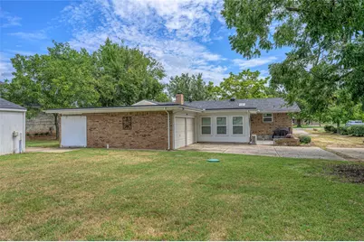 300 Navajo Trail, Gainesville, TX 76240 - Photo 32