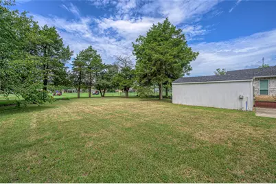 300 Navajo Trail, Gainesville, TX 76240 - Photo 30