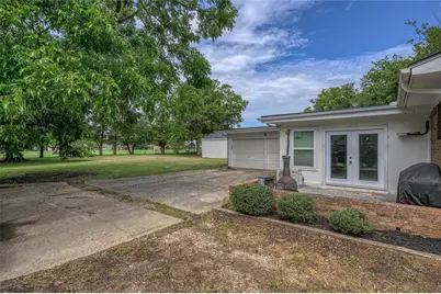 300 Navajo Trail, Gainesville, TX 76240 - Photo 28