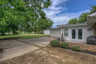 300 Navajo Trail, Gainesville, TX 76240 - Photo 28