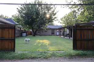 941 SW 4th St, Grand Prairie, TX 75051 - Photo 14