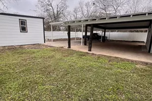 568 W Hammond St, Lancaster, TX 75146 - Photo 34