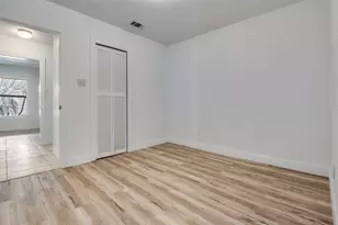 568 W Hammond St, Lancaster, TX 75146 - Photo 12