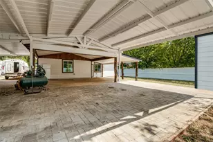 568 W Hammond St, Lancaster, TX 75146 - Photo 36