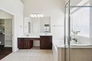 1057 Kaylie St, Grand Prairie, TX 75052 - Photo 14