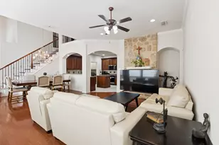 1057 Kaylie St, Grand Prairie, TX 75052 - Photo 6