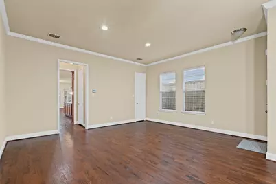 1209 N Bishop Avenue, Dallas, TX 75208 - Photo 2