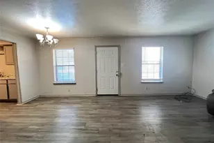 1108 N Elm St, Denton, TX 76201 - Photo 6