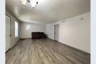 1108 N Elm Street #3, Denton, TX 76201 - Photo 4