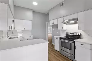 10437 High Hollows Dr, Dallas, TX 75230 - Photo 2