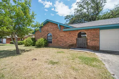134 N 11th Street, Jacksboro, TX 76458 - Photo 1