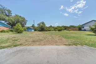 134 N 11th St, Jacksboro, TX 76458 - Photo 24