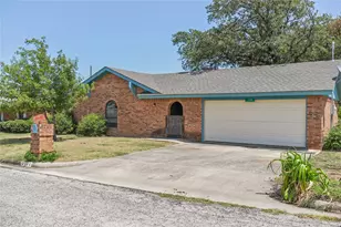 134 N 11th St, Jacksboro, TX 76458 - Photo 26