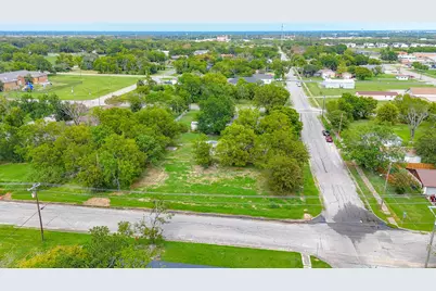 802 E 12th Avenue, Corsicana, TX 75110 - Photo 6