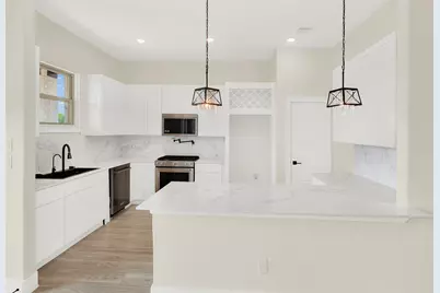 3725 Creek View Drive, McKinney, TX 75071 - Photo 4