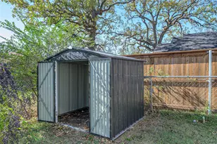 1301 S Scullin Ave, Denison, TX 75020 - Photo 24