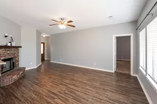 1002 Baker Ln, Mabank, TX 75147 - Photo 8