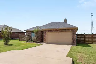 1002 Baker Ln, Mabank, TX 75147 - Photo 4