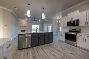 1404 Red Rock Rd, Hewitt, TX 76643 - Photo 10