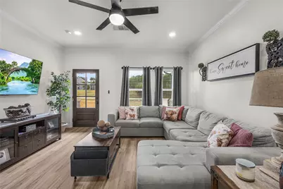 2811 San Gabriel Drive, Granbury, TX 76048 - Photo 4