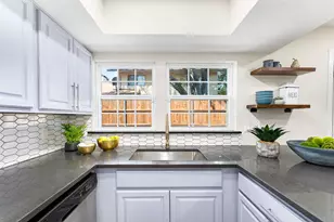 2633 Via Cordova, Carrollton, TX 75006 - Photo 10