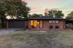 1609 W Woodard St, Denison, TX 75020 - Photo 2