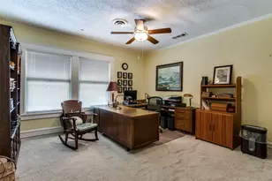 1351 Mistletoe Dr, Fort Worth, TX 76110 - Photo 24