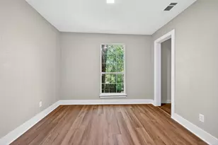 205 W Bond St, Denison, TX 75020 - Photo 12