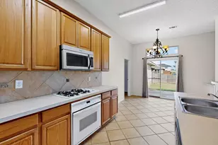 2039 Pecan Creek Dr, Mesquite, TX 75181 - Photo 14