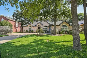 1264 Stonehill Ct, Kennedale, TX 76060 - Photo 2