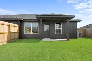 1110 S College Ave, Troy, TX 76579 - Photo 16