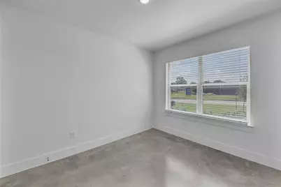 1110 S College Avenue, Troy, TX 76579 - Photo 12