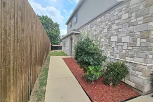 1201 Summerset Ln, Burleson, TX 76028 - Photo 2