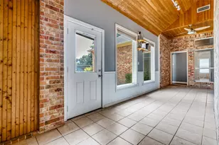 2852 S Lakeview Dr, Cedar Hill, TX 75104 - Photo 6