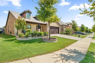 1405 Summit View Ln, Little Elm, TX 76227 - Photo 2