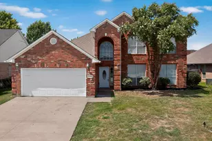 1705 Clover Hill Rd, Mansfield, TX 76063 - Photo 2