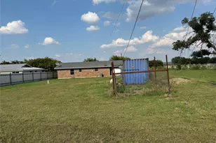 927 S Avenue H, Clifton, TX 76634 - Photo 6