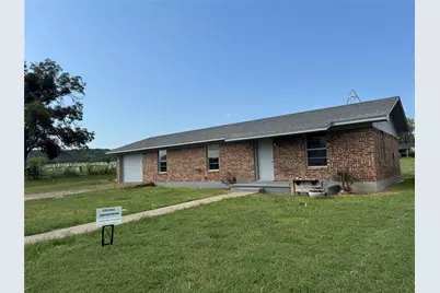 927 S Avenue H, Clifton, TX 76634 - Photo 1