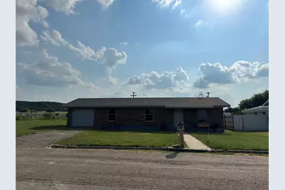 927 S Avenue H, Clifton, TX 76634 - Photo 4